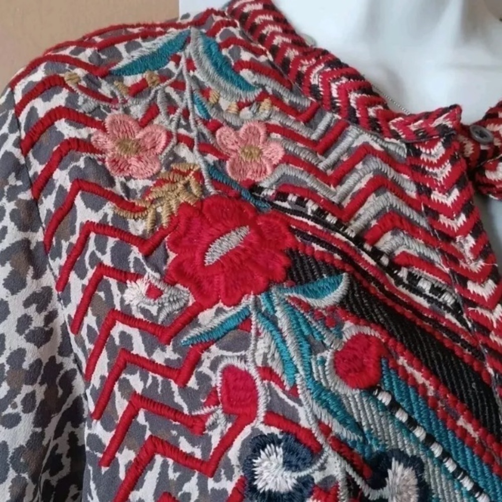 Johnny Was Biya heavily embroidered Navila silk blouse (oversized) NWT RARE - Picture 8 of 12